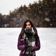 Load image into Gallery viewer, cinnamon lip balm lifestyle
